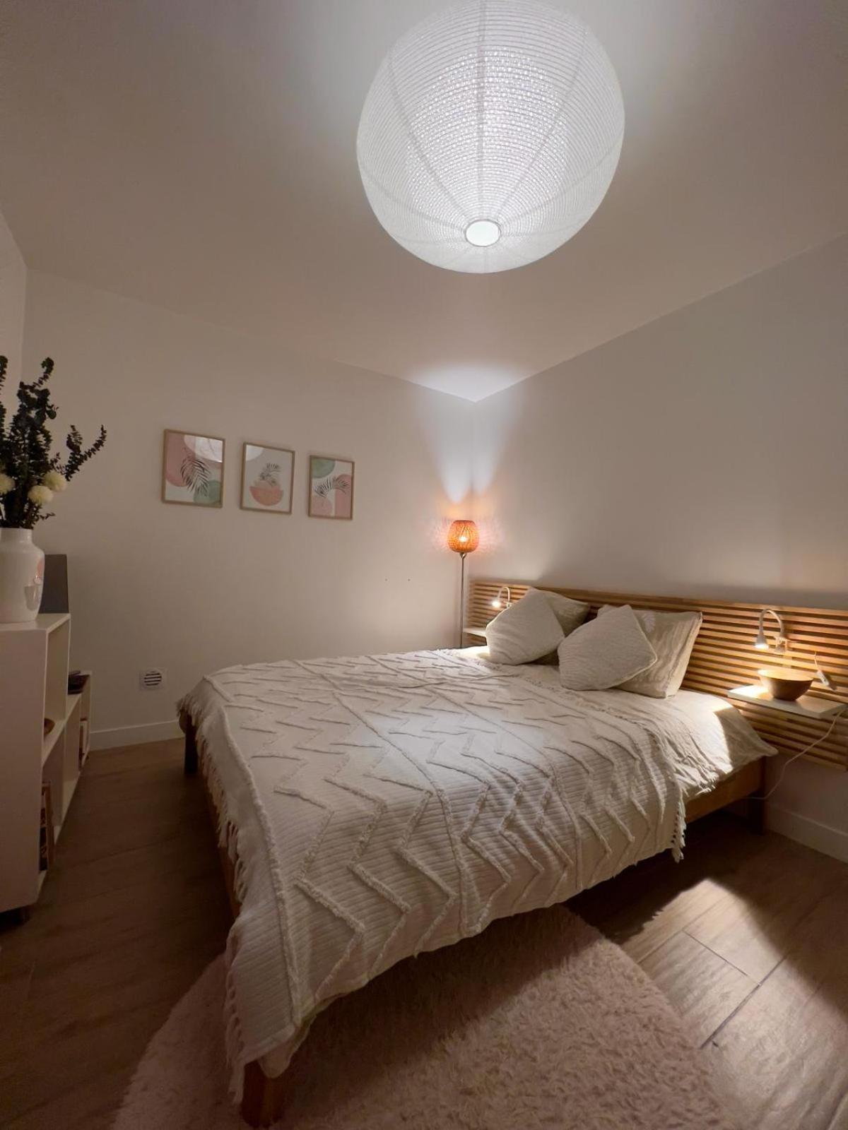 Apartamento Escale Cosy A Pontoise Jacuzzi Et Terrasse Exterior foto